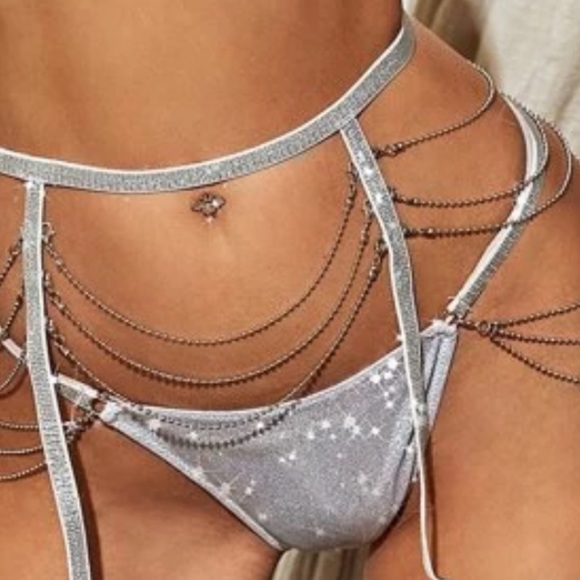 Lingerie - Picture 3 of 3